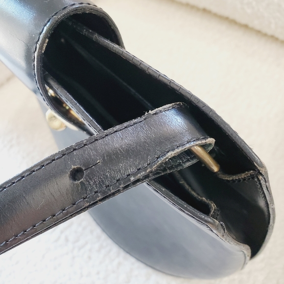 Black Epi Louis Vuitton Purse - Picture 4 of 17